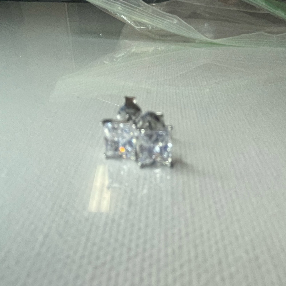 New Silver Stud Rhinestone Earrings